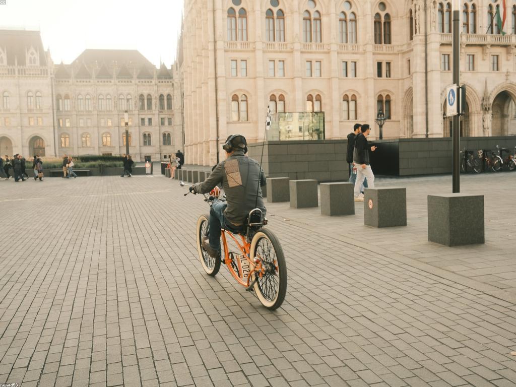 ការយល់ដឹងអំពីពិភពរបស់ និងអ្វីដែលវាស្តិតក្នុងវប្បធម៌